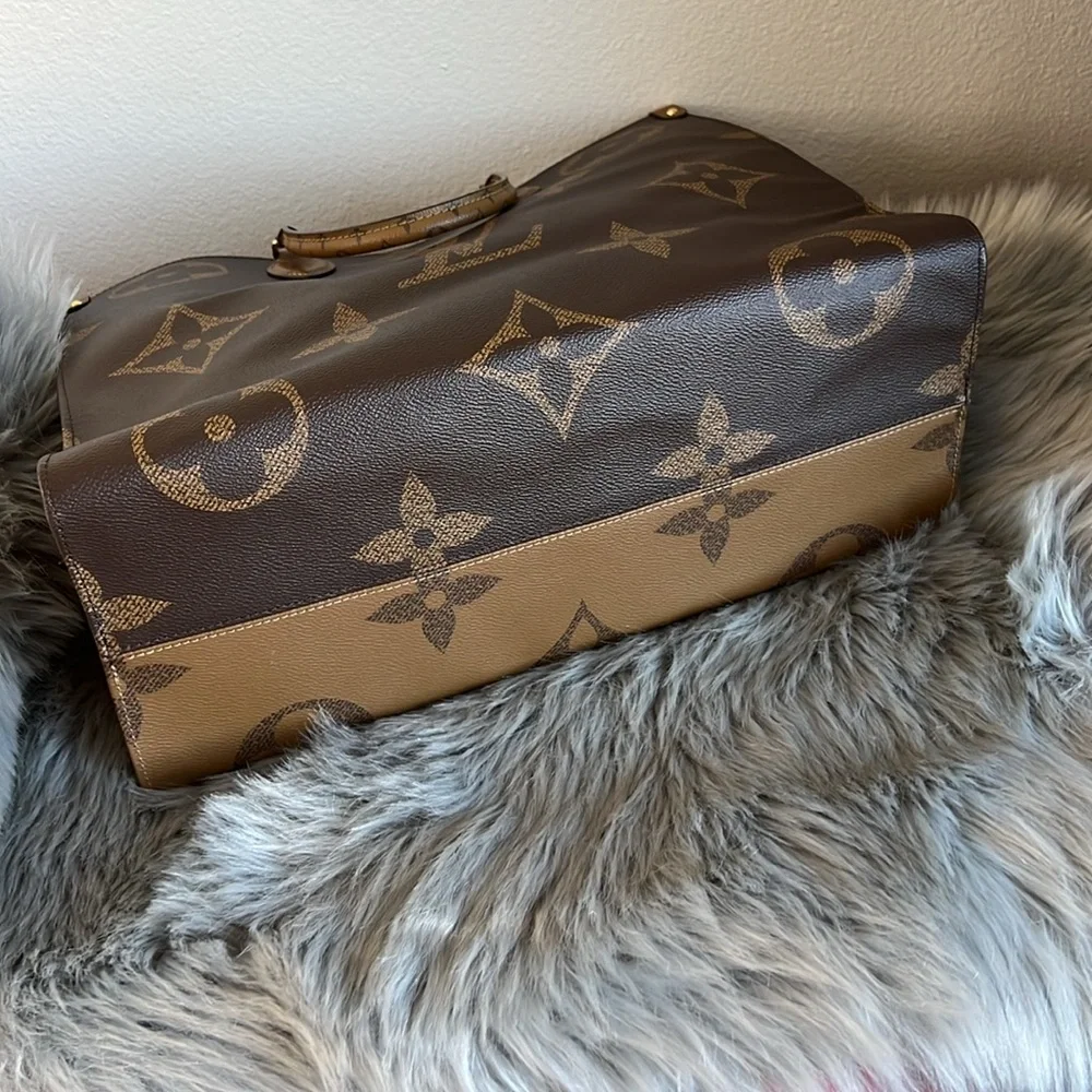 NWOT Louis Vuitton On The Go GM Tote Bag Monogram Giant Reverse - Picture 7 of 13